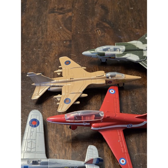 MOTORMAX Military Airplanes Tornado Jaguar Hurricane Red Arrow Hawk 5.5" Planes - Picture 4 of 11